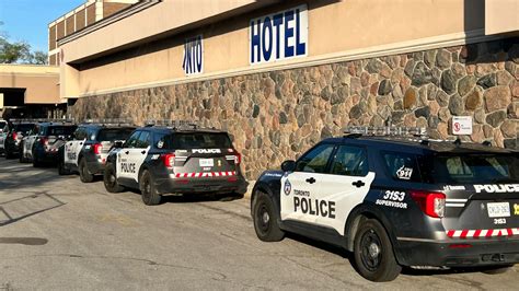 Woman arrested after man stabbed at North York hotel